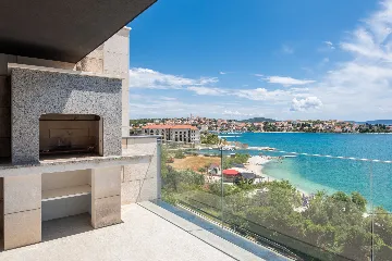 Spacious 8-Bedroom Villa with Pool in Seget Vranjica