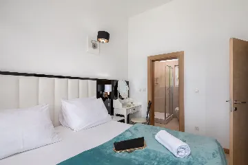 Spacious 8-Bedroom Villa with Pool in Seget Vranjica