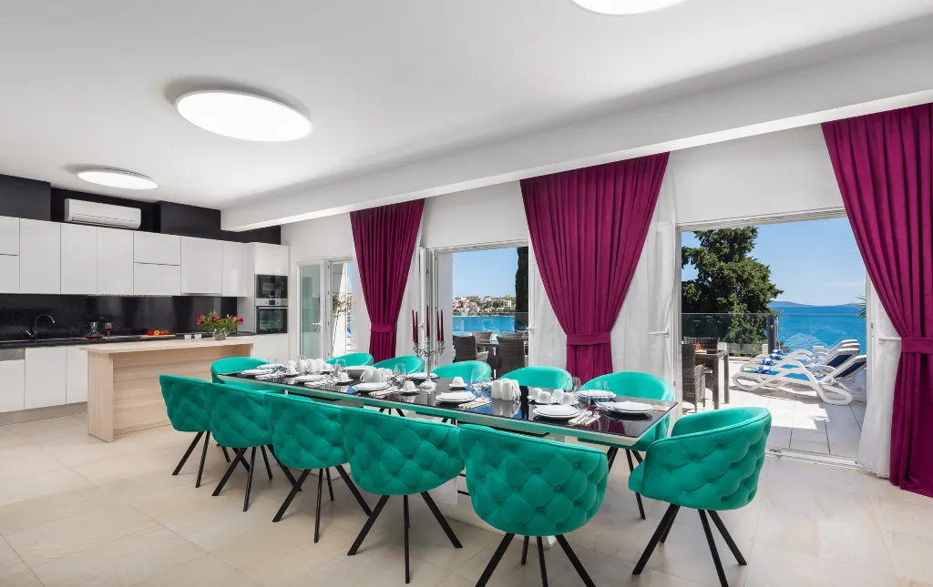 Spacious 8-Bedroom Villa with Pool in Seget Vranjica