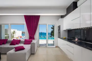 Spacious 8-Bedroom Villa with Pool in Seget Vranjica