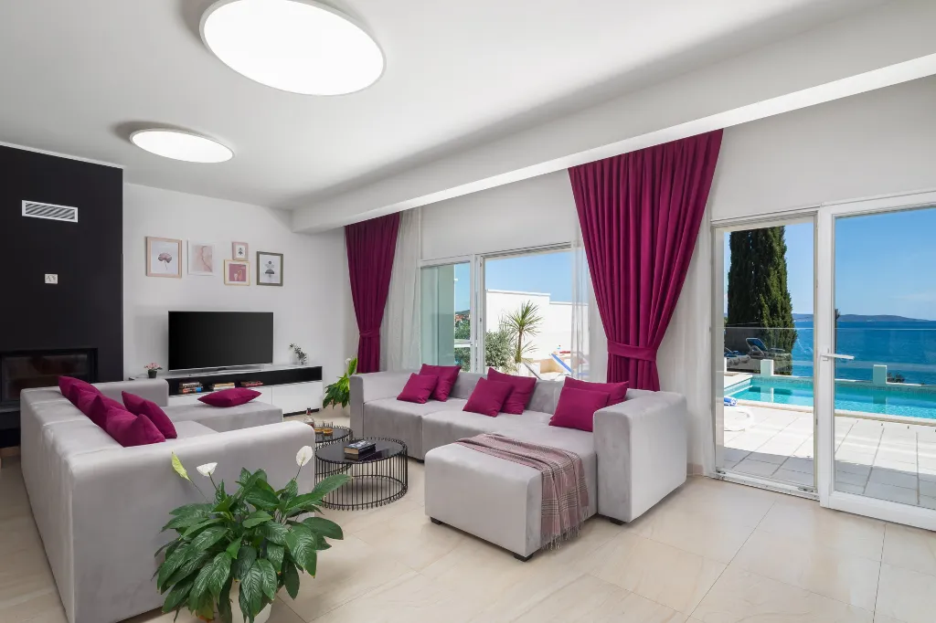 Spacious 8-Bedroom Villa with Pool in Seget Vranjica