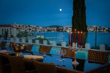 Spacious 8-Bedroom Villa with Pool in Seget Vranjica