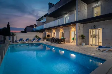 Spacious 8-Bedroom Villa with Pool in Seget Vranjica