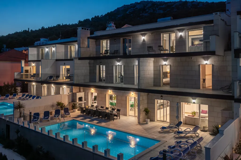 Spacious 8-Bedroom Villa with Pool in Seget Vranjica