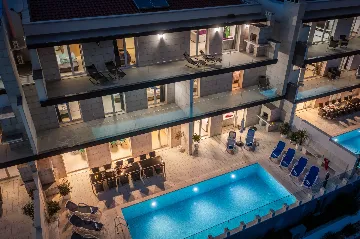 Spacious 8-Bedroom Villa with Pool in Seget Vranjica