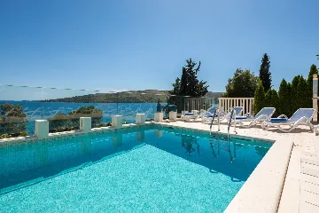 Spacious 7-Bedroom Villa with Pool in Seget Vranjica