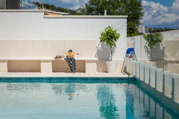 Spacious 7-Bedroom Villa with Pool in Seget Vranjica