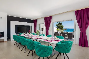 Spacious 7-Bedroom Villa with Pool in Seget Vranjica