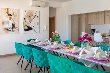 Spacious 7-Bedroom Villa with Pool in Seget Vranjica