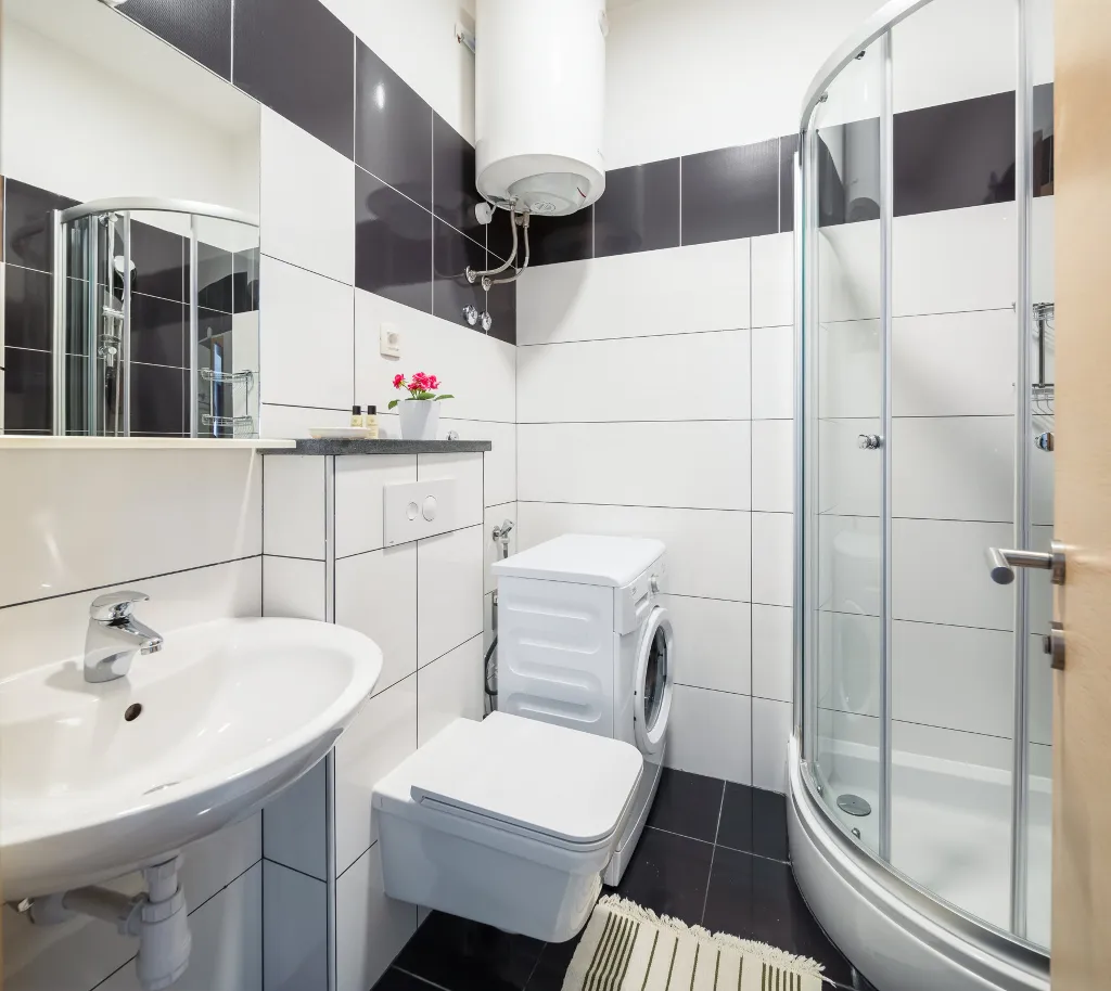 Spacious 7-Bedroom Villa with Pool in Seget Vranjica