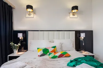 Spacious 7-Bedroom Villa with Pool in Seget Vranjica