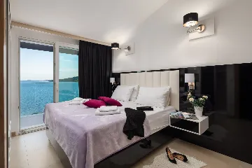 Spacious 7-Bedroom Villa with Pool in Seget Vranjica