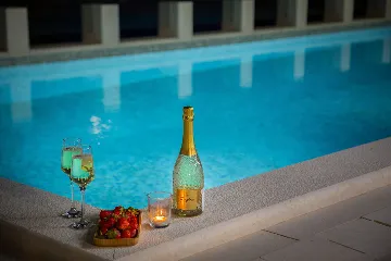 Spacious 7-Bedroom Villa with Pool in Seget Vranjica