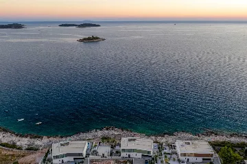 Seafront Modern Villa With Pool Rogoznica