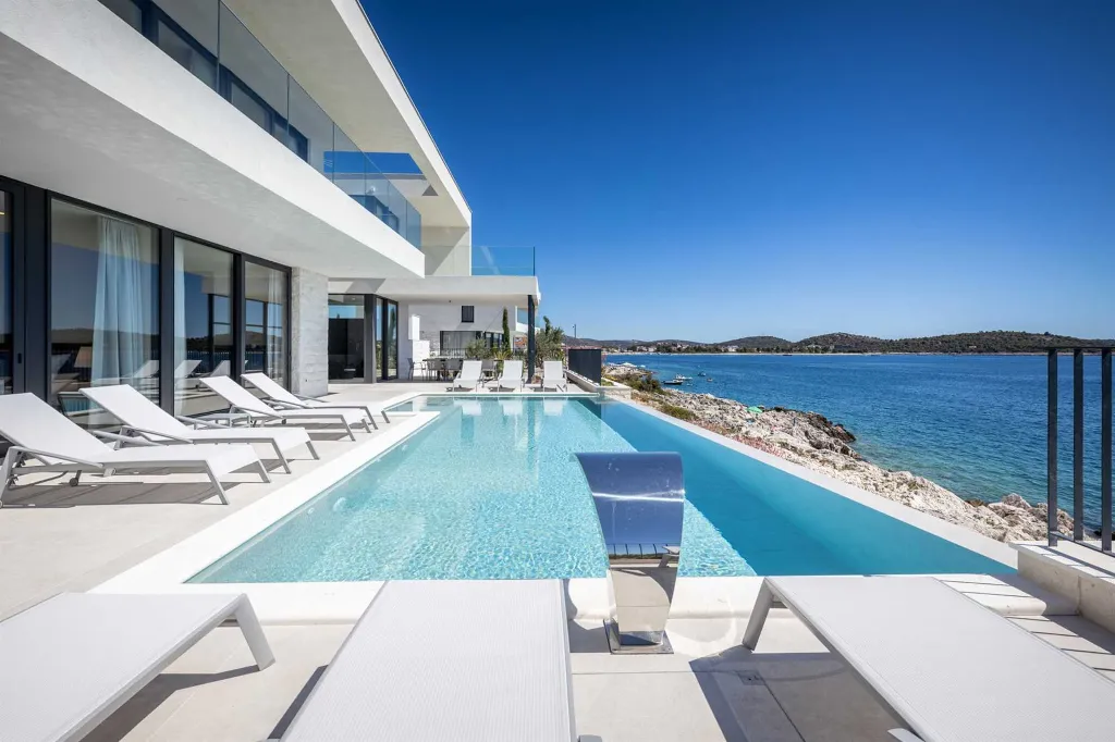 Seafront Modern Villa With Pool Rogoznica