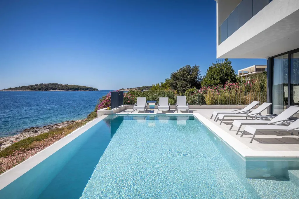 Seafront Modern Villa With Pool Rogoznica