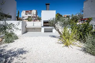 Seafront Modern Villa With Pool Rogoznica