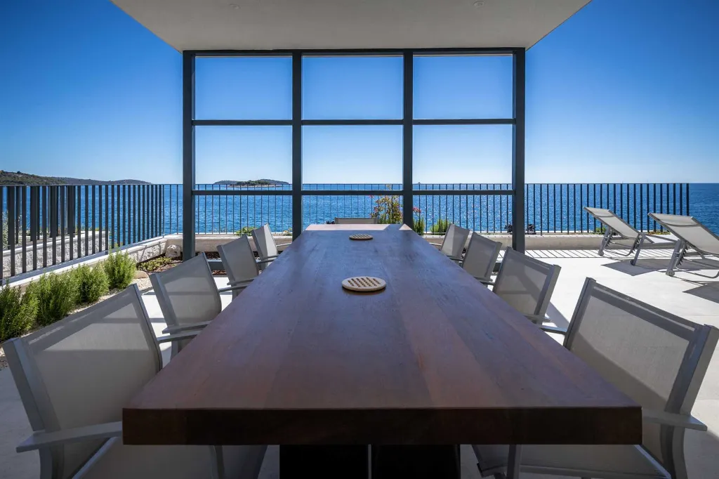 Seafront Modern Villa With Pool Rogoznica