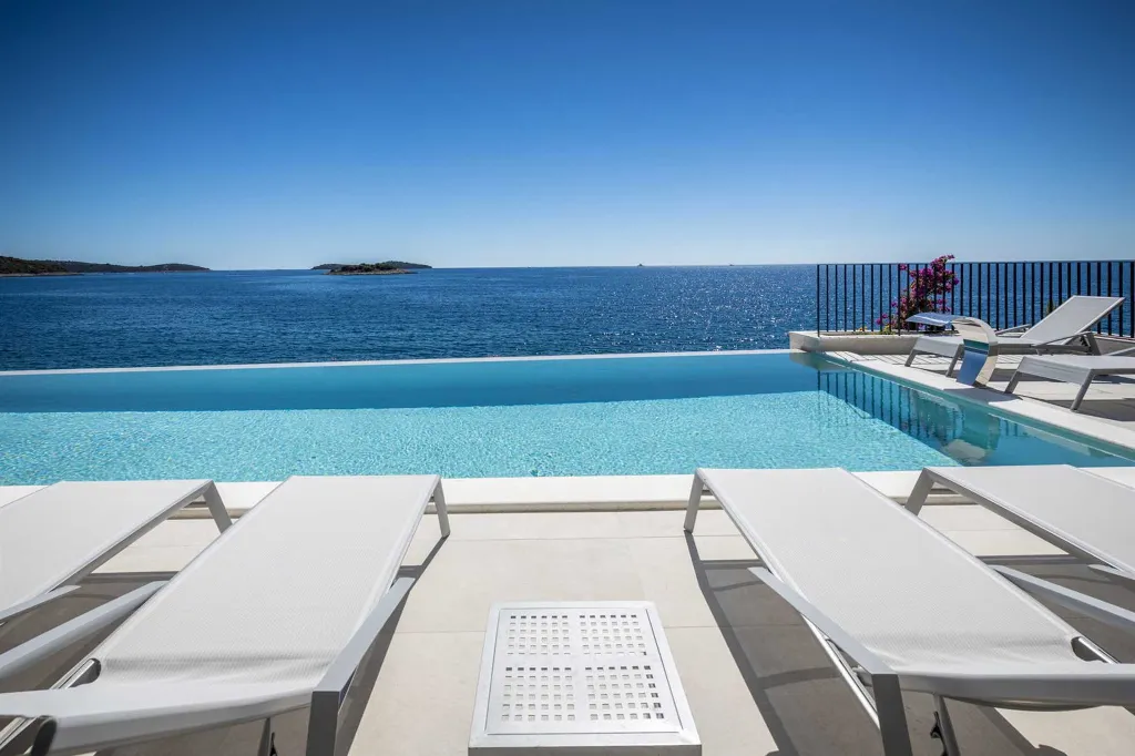 Seafront Modern Villa With Pool Rogoznica