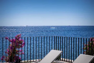 Seafront Modern Villa With Pool Rogoznica