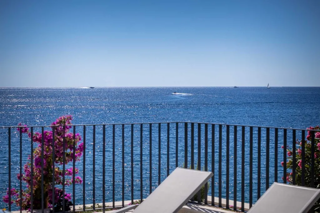 Seafront Modern Villa With Pool Rogoznica