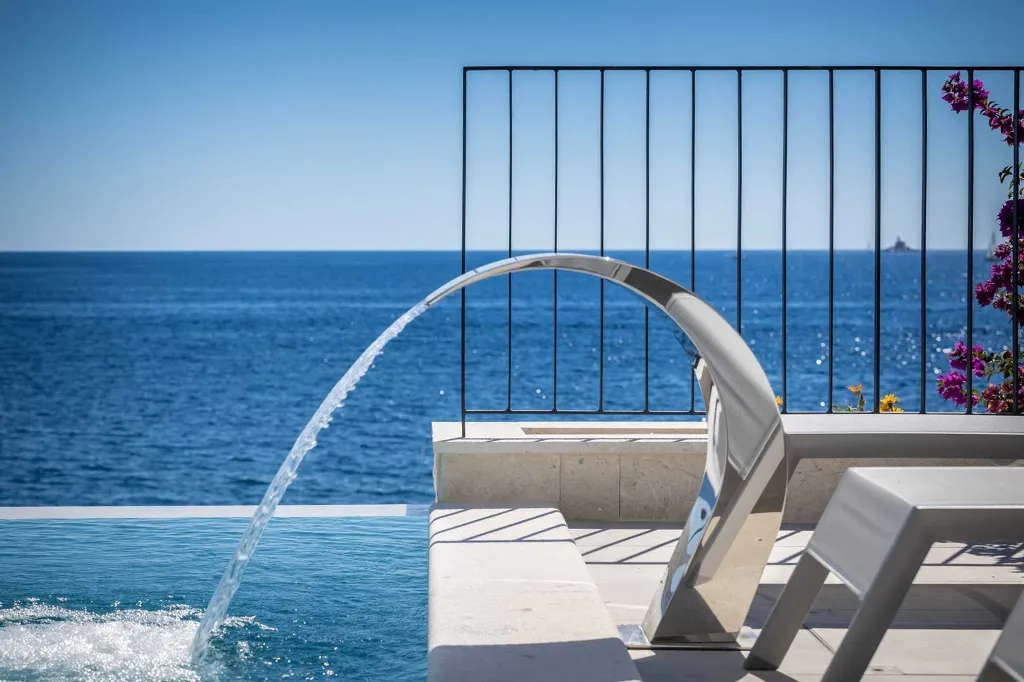 Seafront Modern Villa With Pool Rogoznica