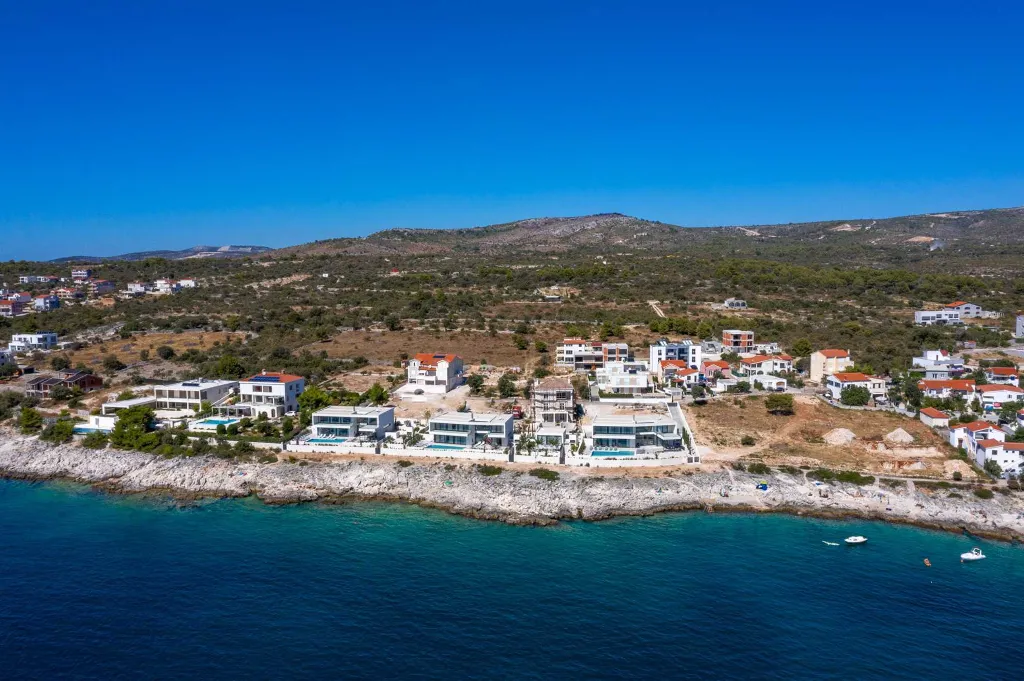 Seafront Modern Villa With Pool Rogoznica