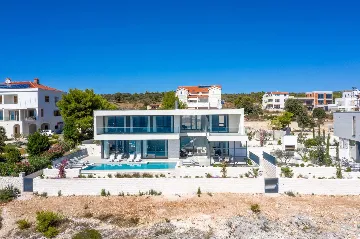 Seafront Modern Villa With Pool Rogoznica