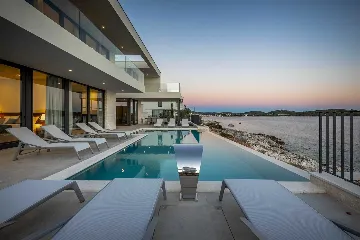 Seafront Modern Villa With Pool Rogoznica