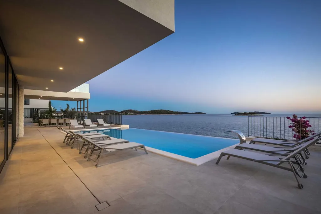 Seafront Modern Villa With Pool Rogoznica