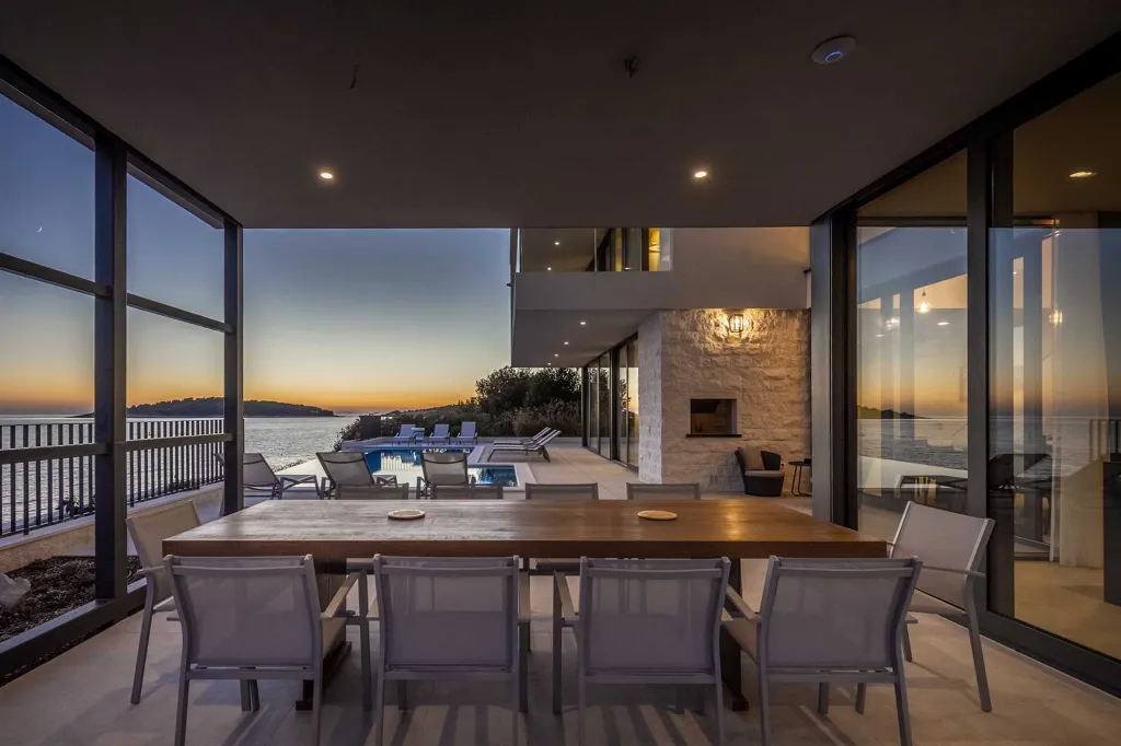 Seafront Modern Villa With Pool Rogoznica