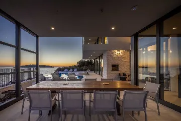 Seafront Modern Villa With Pool Rogoznica