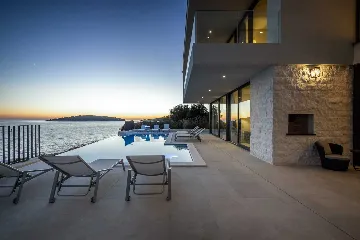 Seafront Modern Villa With Pool Rogoznica