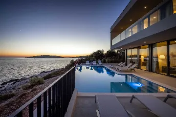 Seafront Modern Villa With Pool Rogoznica