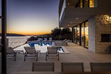 Seafront Modern Villa With Pool Rogoznica