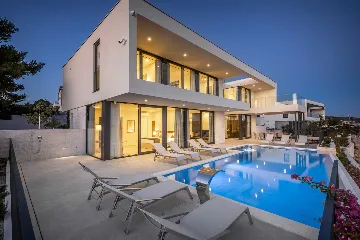 Seafront Modern Villa With Pool Rogoznica