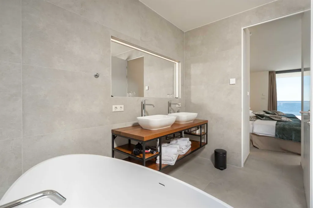 Seafront Modern Villa With Pool Rogoznica