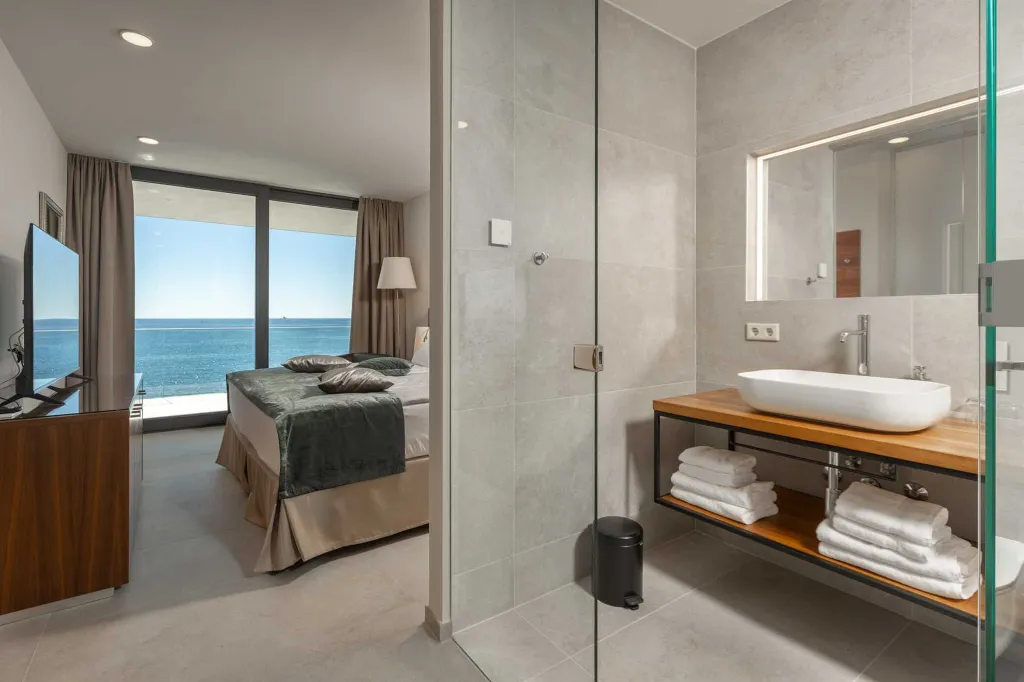Seafront Modern Villa With Pool Rogoznica