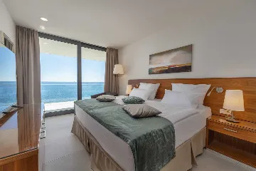 Seafront Modern Villa With Pool Rogoznica