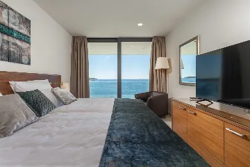 Seafront Modern Villa With Pool Rogoznica