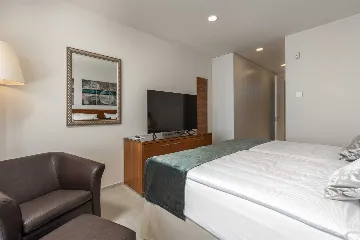 Seafront Modern Villa With Pool Rogoznica