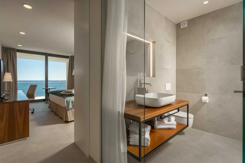 Seafront Modern Villa With Pool Rogoznica