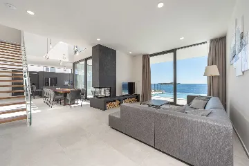 Seafront Modern Villa With Pool Rogoznica