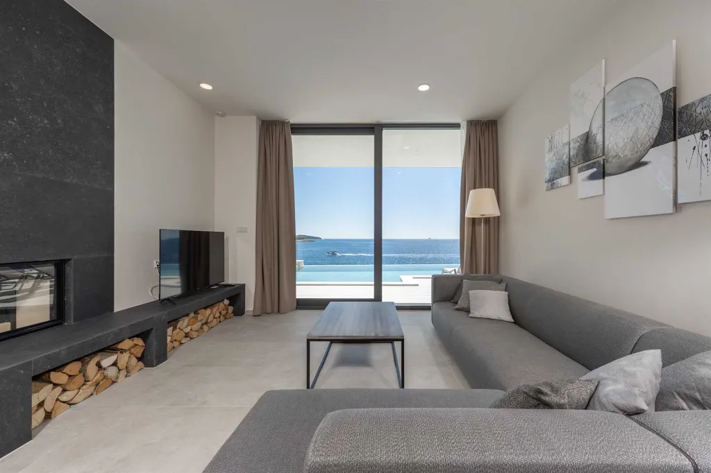 Seafront Modern Villa With Pool Rogoznica