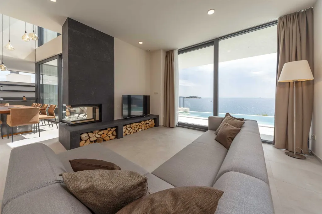 Seafront Modern Villa with Pool in Rogoznica