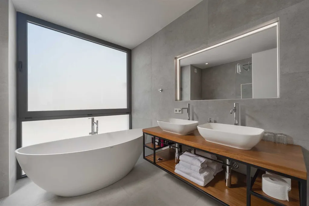 Contemporary Seafront Villa with Infinity Pool Rogoznica