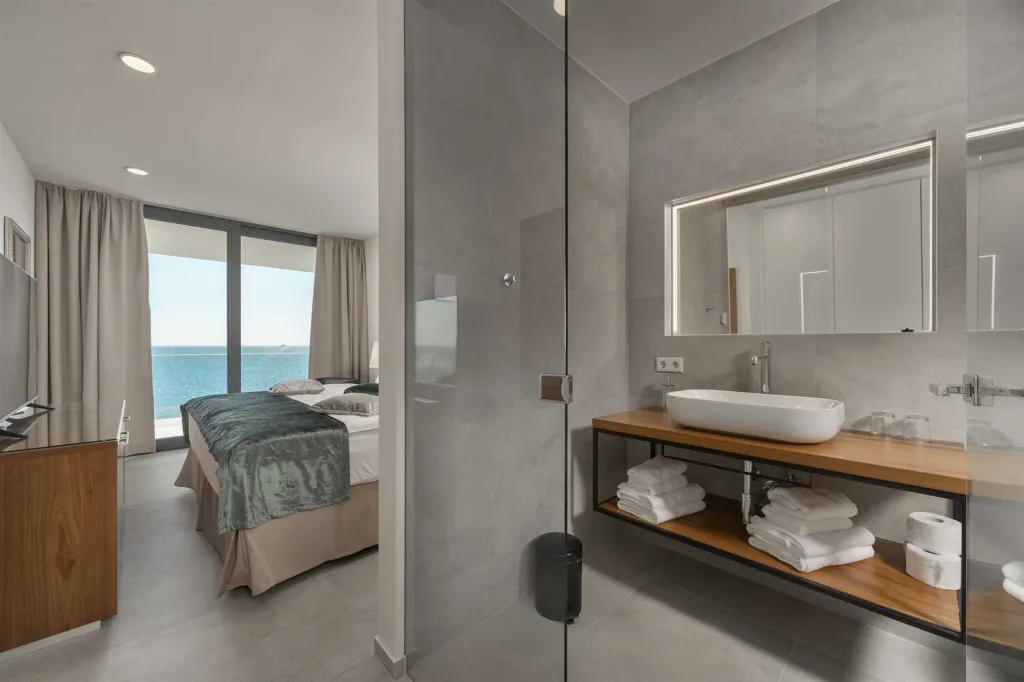 Contemporary Seafront Villa with Infinity Pool Rogoznica