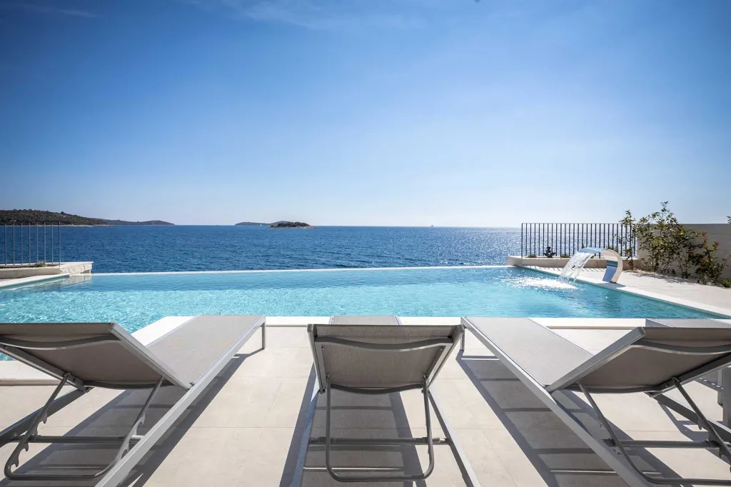 Contemporary Seafront Villa with Infinity Pool Rogoznica