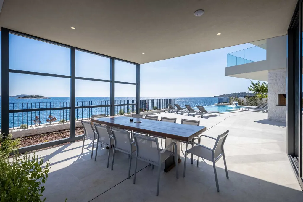 Contemporary Seafront Villa with Infinity Pool Rogoznica