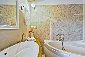 Family Villa with Pool and Garden in Umag